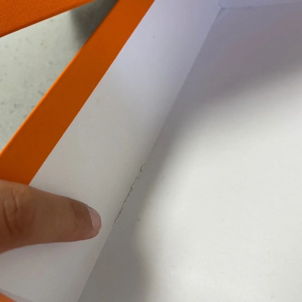 Hermes orange magnetic